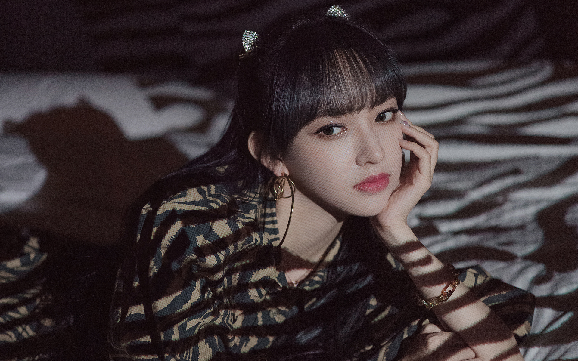 程潇钻石猫女造型高清桌面壁纸