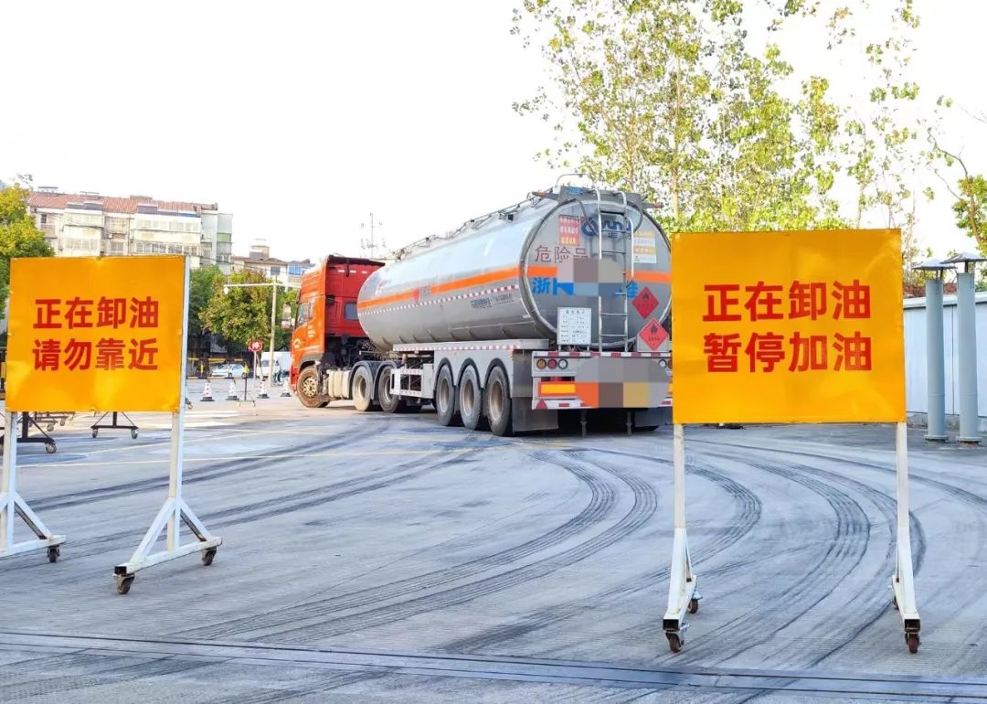 明明油罐车不区分油号,为什么到加油站却分92,95,98? _必看-车主必读