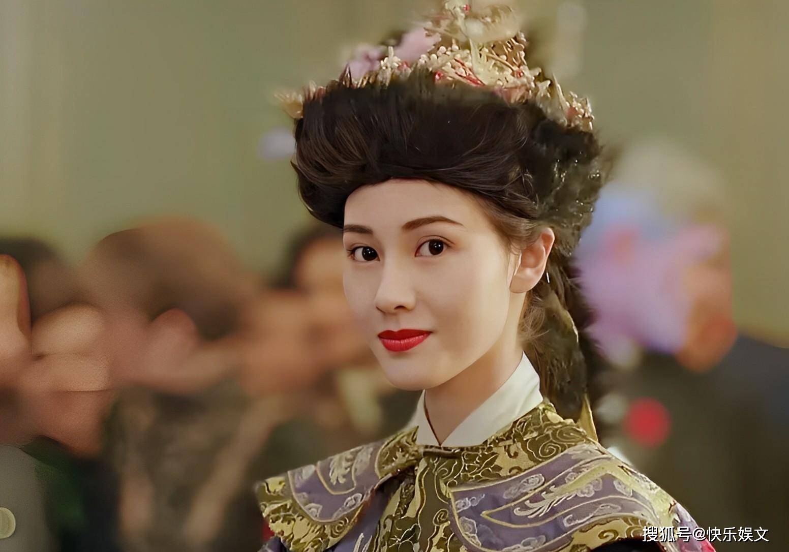 53岁李嘉欣近照认不出!12岁儿子170cm显帅气,母子情深似姐弟