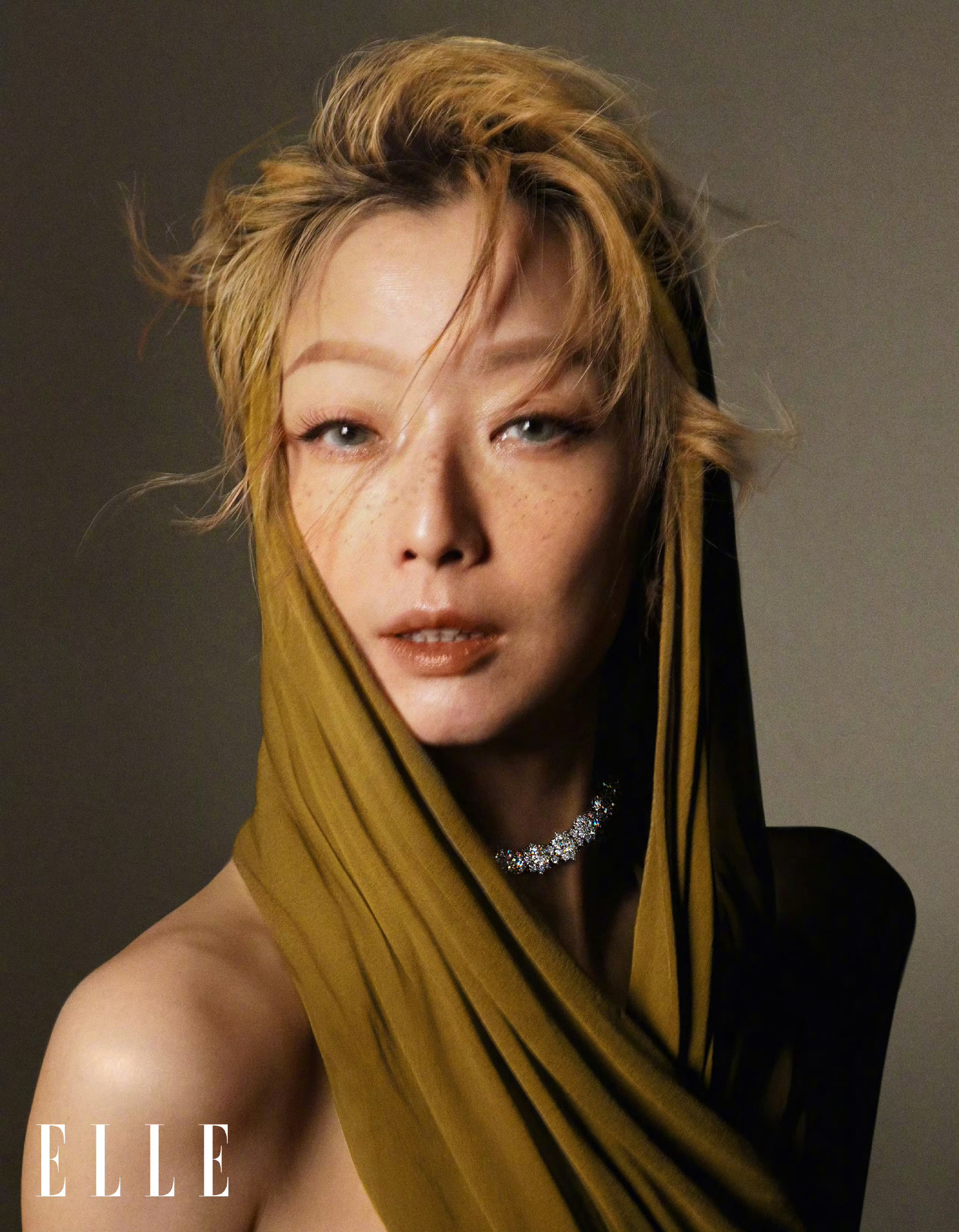 郑秀文elle 6月刊封面释出,短发,雀斑,漂眉_高清图集_新浪网