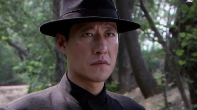 于震出演过很多抗战,谍战等题材的电视剧,《五号特工组》绝对是其中最