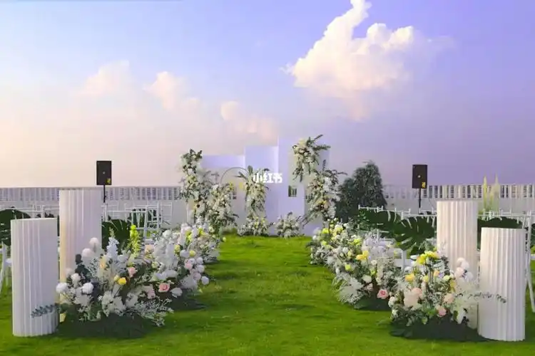 布置婚礼场地|户外婚礼布置为新人营造浪漫的婚礼场地-丫空间