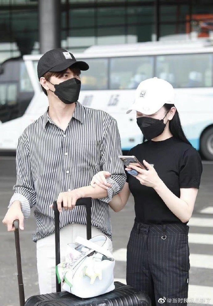 张檬金恩圣公布恋情