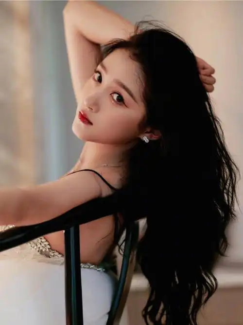 关晓彤超美礼服太好看了吧不愧是爽姐