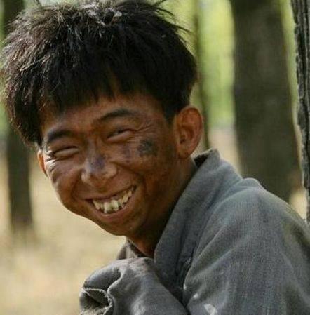 他被称为最丑"影帝",如今娶了漂亮老婆,身价过亿!__凤凰网