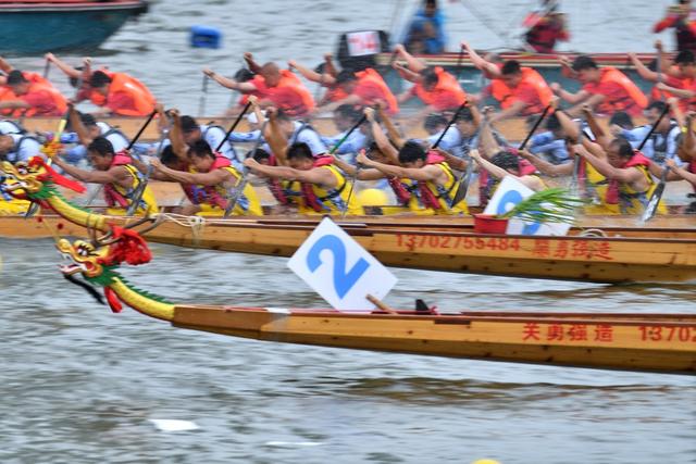 中华民族传统民俗《龙舟文化》简介