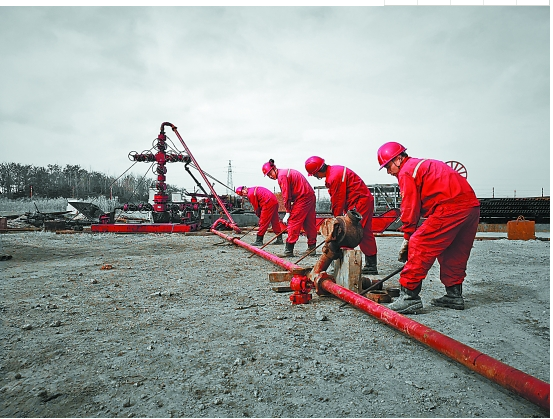 中石油宣布全面提速非常规资源开发 ,年钻井2000余口,引进民间力量