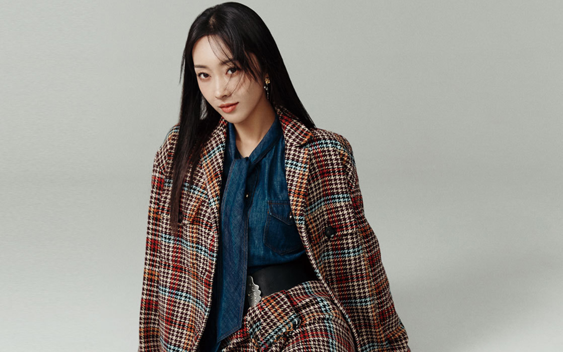 宣璐利落时尚高清桌面壁纸