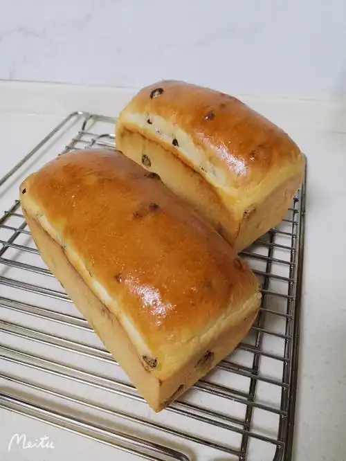 中种葡萄干面包