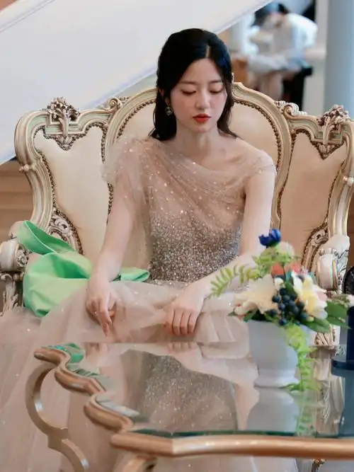 自修甜妹好可爱裴露娜金贤秀