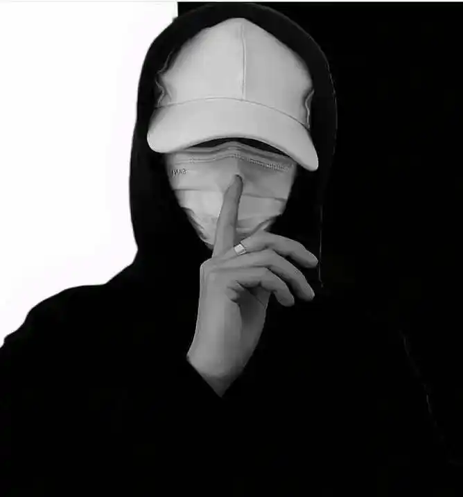 挡脸男头#男头#图片来源网络#侵权必删 - 抖音