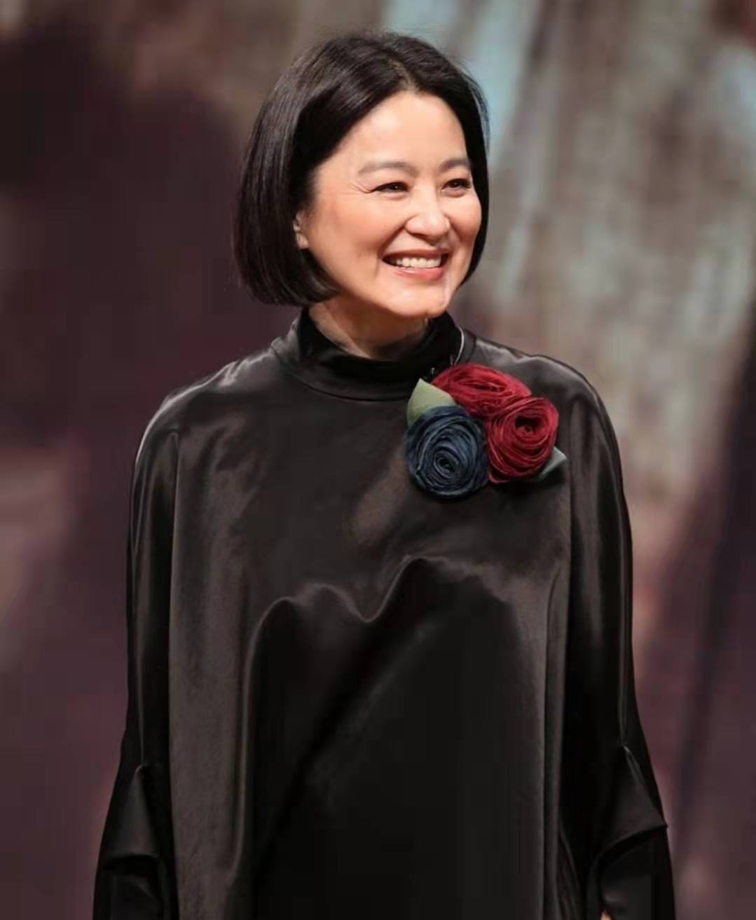 原创重回颜值巅峰!66岁林青霞近况曝光,成功瘦身26磅更加明艳动人