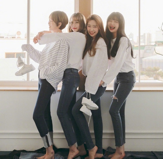 四人闺蜜装图片不一样的闺蜜装图片