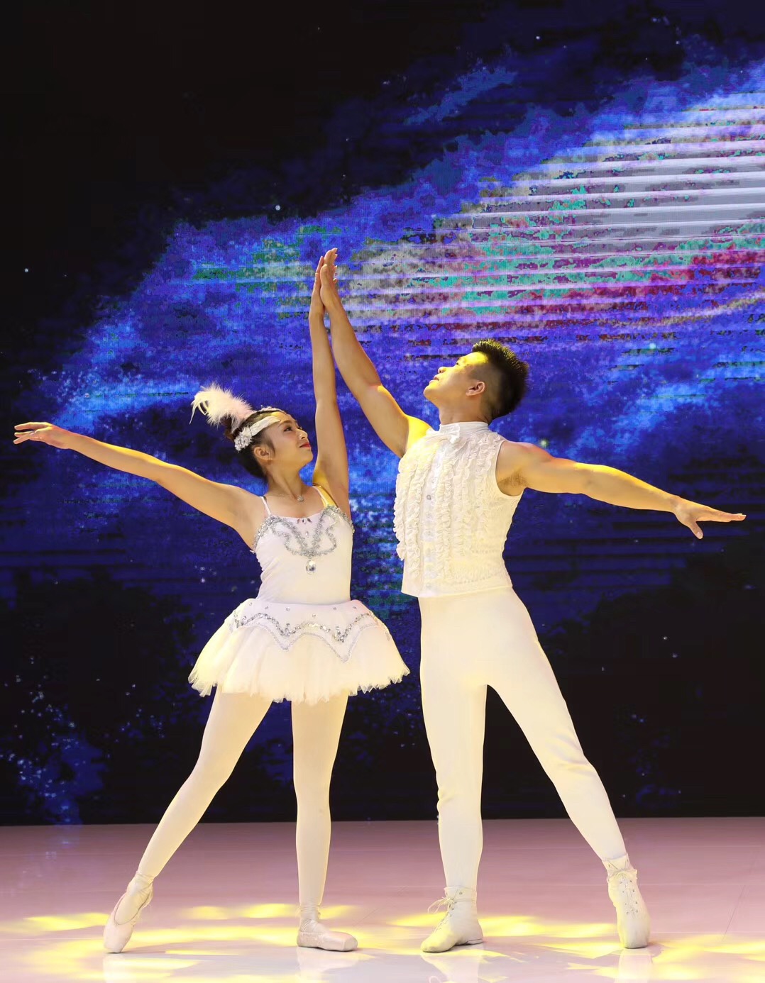 深圳杂技肩上芭蕾演出 芭蕾舞演出团队 年会表演节目