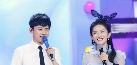 有许多人声称,谢娜与前男友刘烨刚分手,便立刻与一个比自己年轻的人