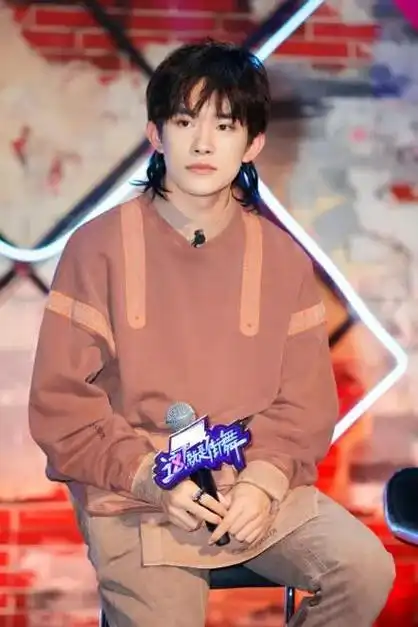 tfboys全员鲻鱼头达成!各有千秋,你们最喜欢谁的鲻鱼头造型