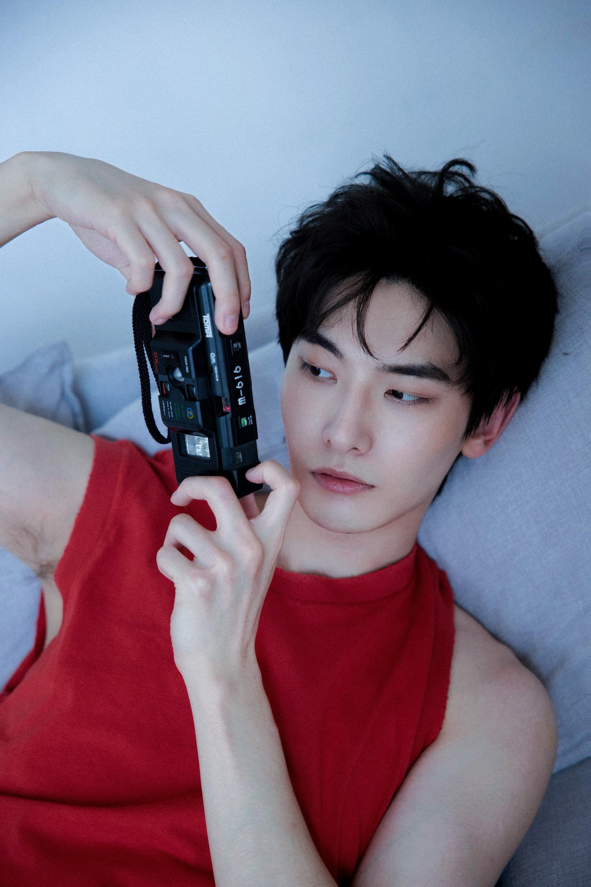 初秋慵懒男友风写真风吹一片叶万物已候秋