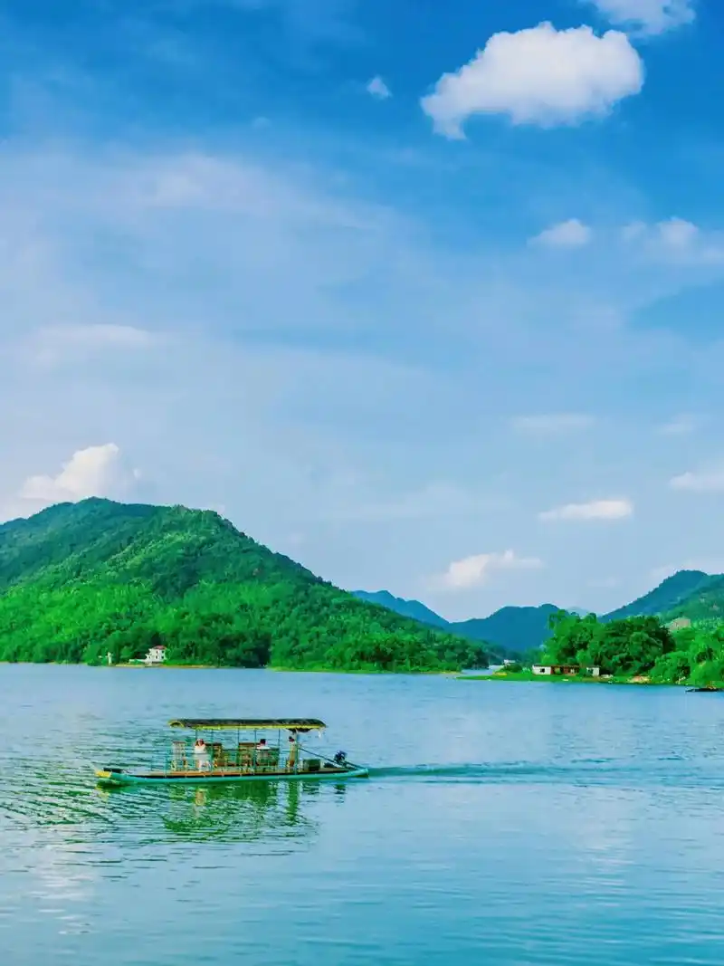 这就是你要寻找的诗和远方吗?桂林青狮潭水库景区,位于漓江上游 - 抖