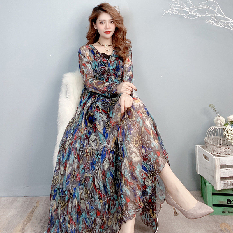 真丝飘逸连衣裙