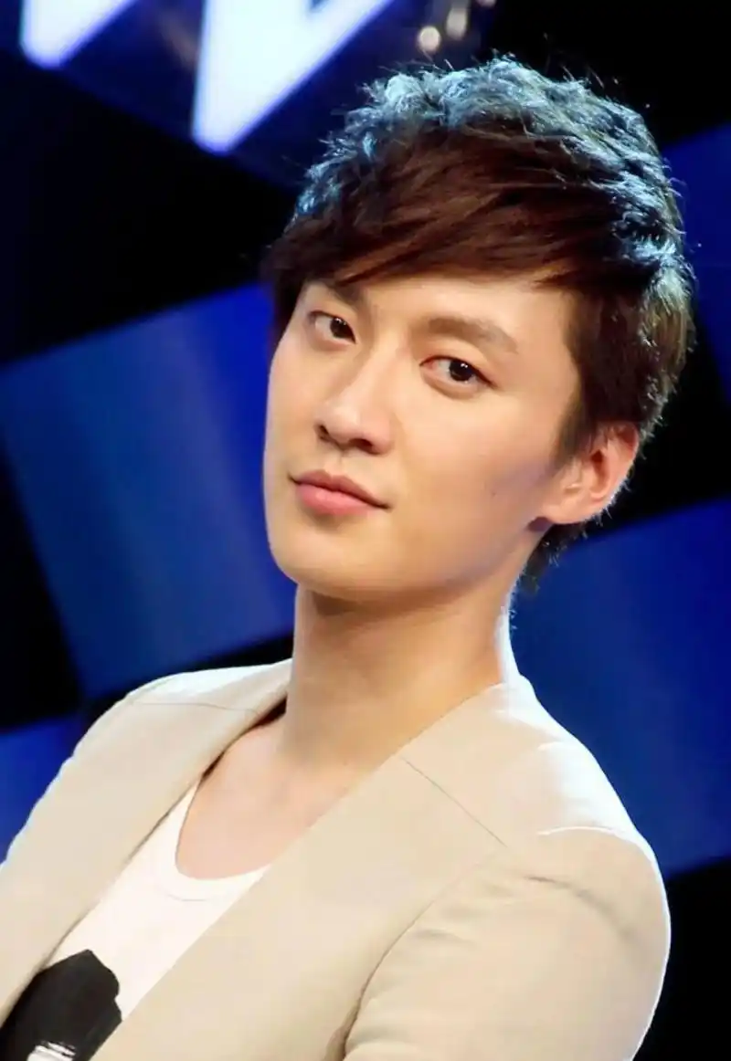 乔任梁 #治愈系笑容 一直都在 - 抖音