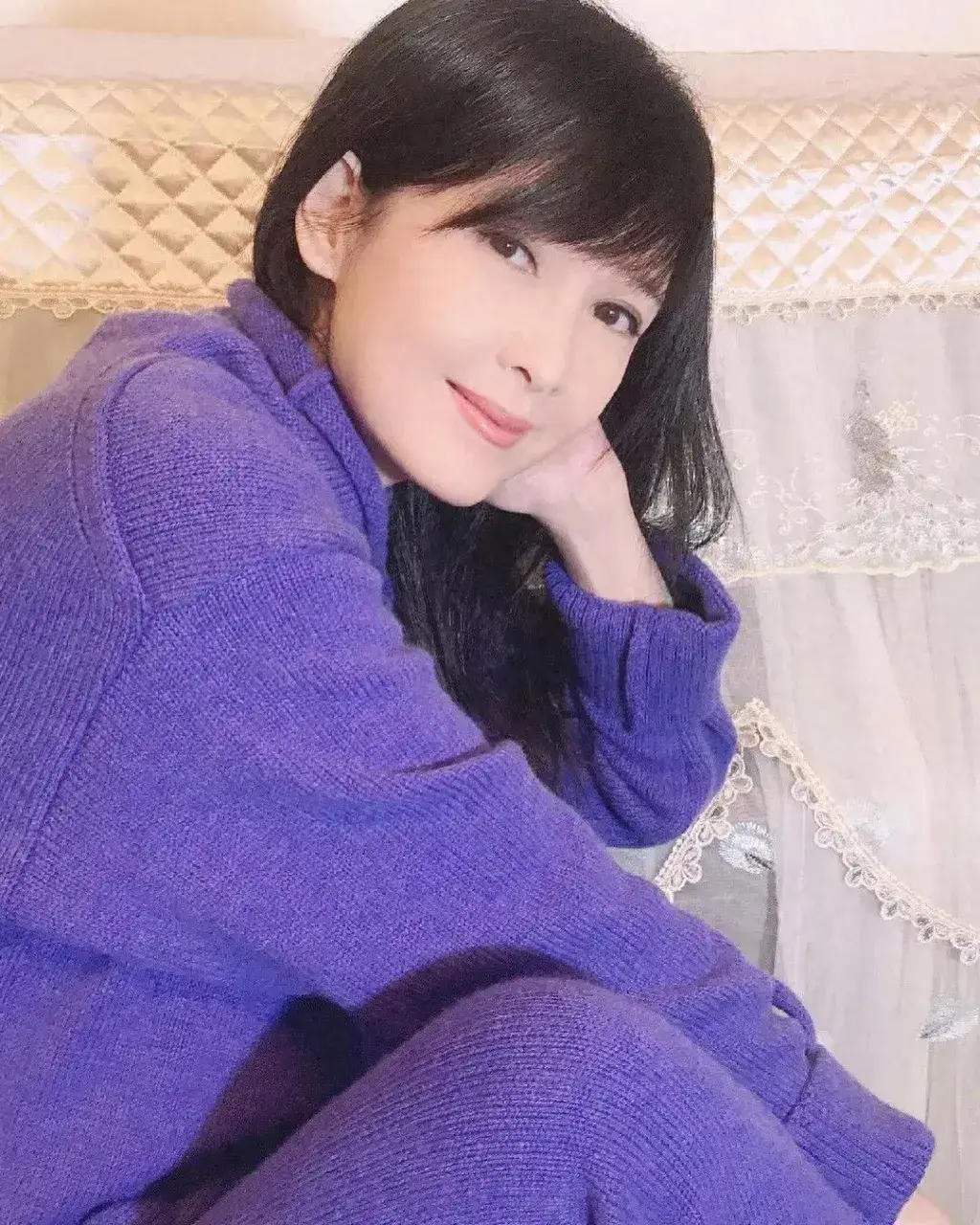 56岁玉女掌门人周慧敏素颜曝光自言崇尚自然美不喜欢p图