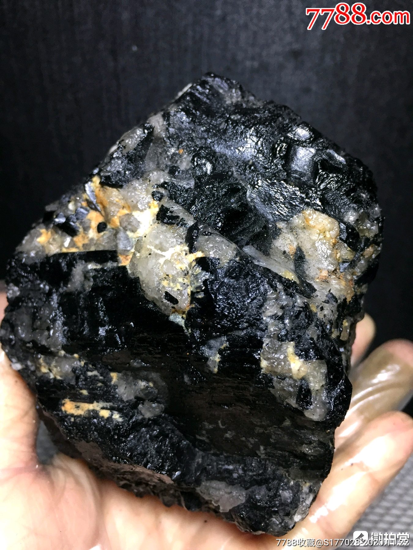 天然黑碧玺原石块