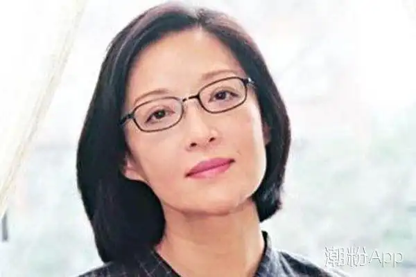 1983年,李敖结识了小自己30岁的王小屯,他现在的妻子,王小屯把家里的