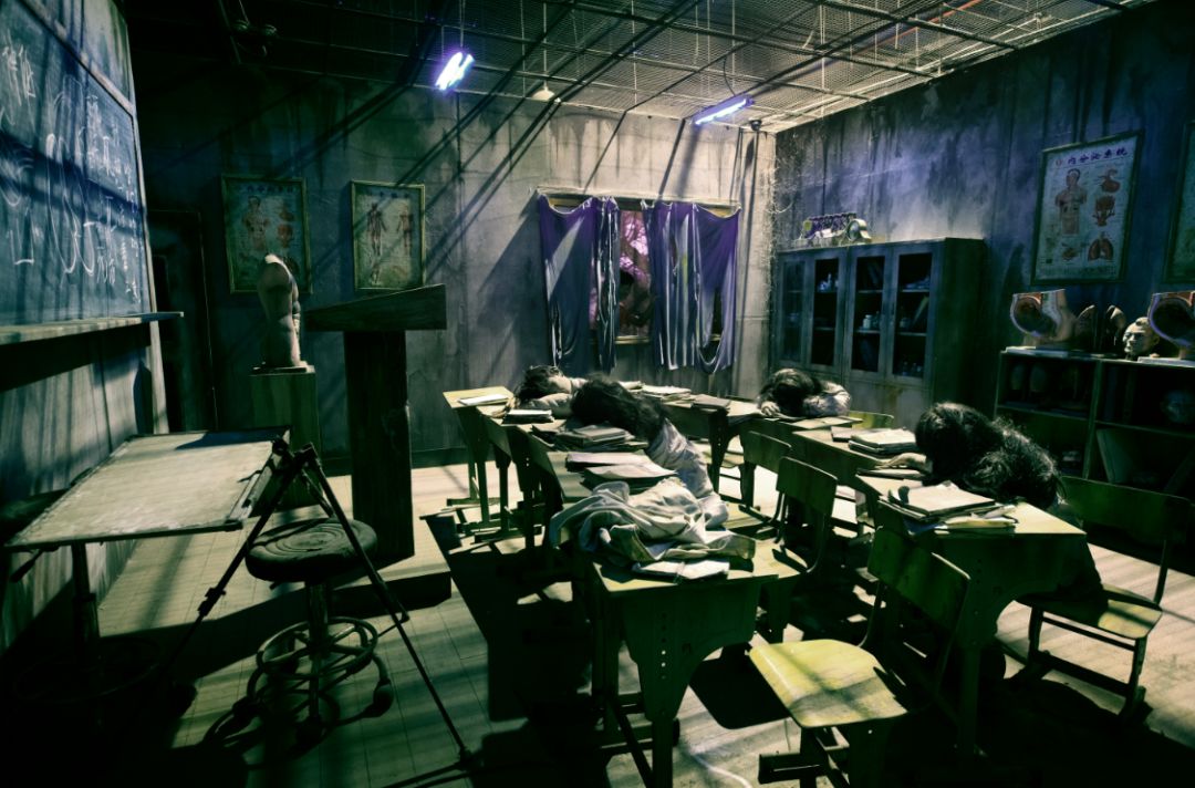 全面升级,再次惊悚袭来,"十四号医学研究所"领衔恐龙园鬼屋集群,华东