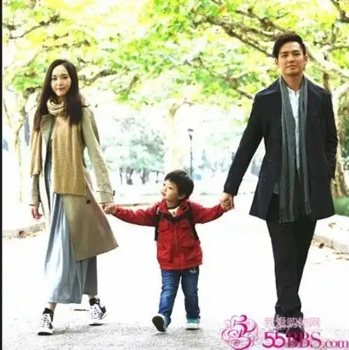 "何以琛"钟汉良老婆儿子曝光 美过唐嫣