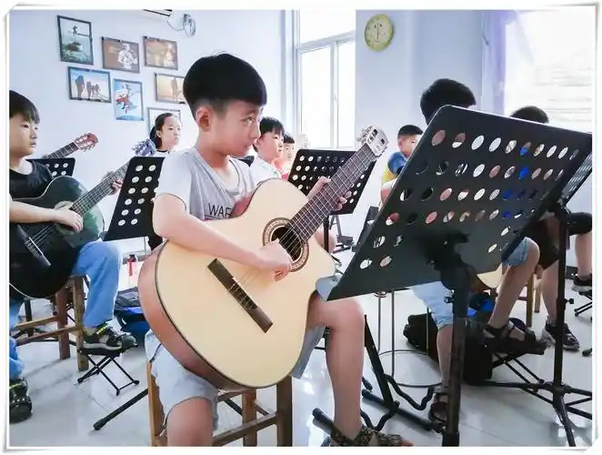 2019暑假教学:风尚吉他暑假班全面开课(2)