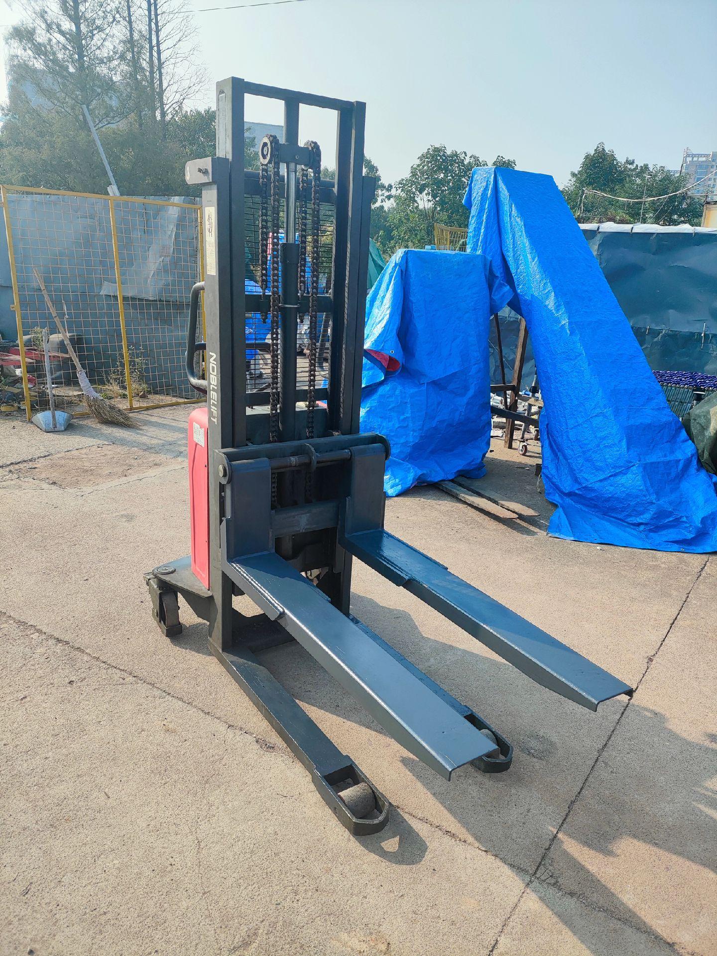 刚到八成新诺力品牌半电动液压叉车堆高车,诺力经典款,大厂出品质量