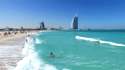 沙滩碧海蓝天人群大楼gif动图_动态图_表情包下载_soogif