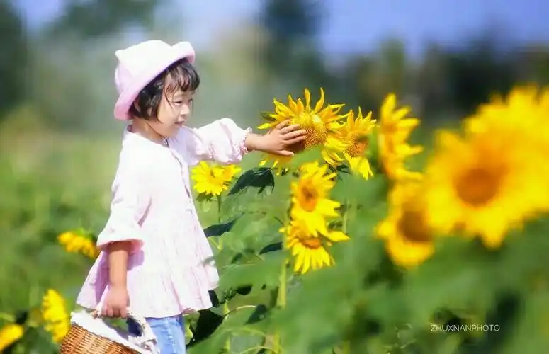 我健康,我快乐,我阳光,我自信,我们是好宝贝!