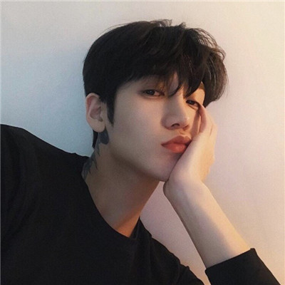 偷看你一眼都会喜欢的抖音帅哥头像图片大全