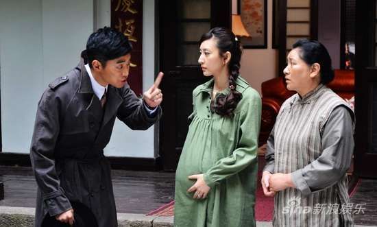 《独刺》,已播出大半,剧中唐一菲塑造的"蔚蓝"怀孕期间浑不在意,健步