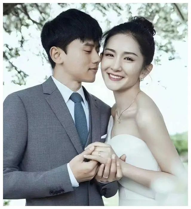 张杰谢娜幸福庆生,双胞胎女儿6岁,全家幸福感爆棚!