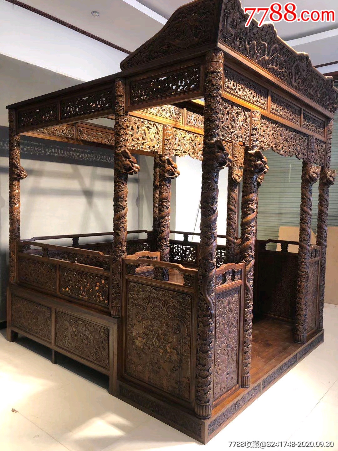 黄花梨拔步架子床