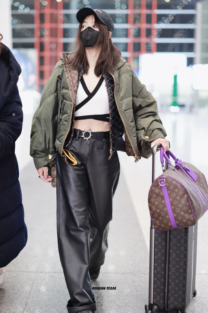 宋茜出发巴黎时装周