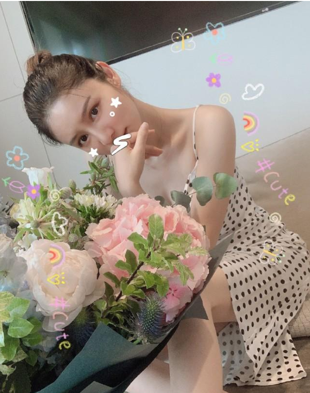 张馨月庆祝30岁生日,感谢老公送珠宝首饰,被曝产女后感慨良多