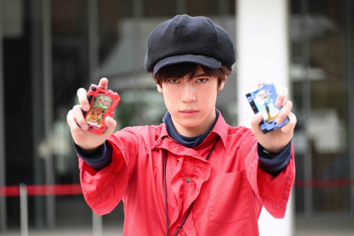 假面骑士圣刃 11月1号停播,文字相关预告,坂本浩一回归助阵