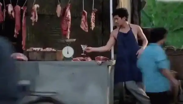 《国产凌凌漆》剧照电影《国产凌凌漆》中,主人公凌凌漆表面上是一