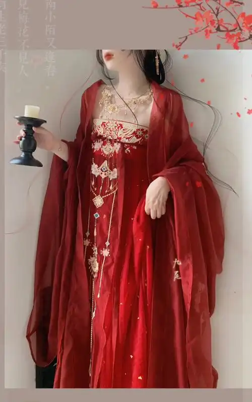 你嫁衣如火灼伤了天涯…"红色多好看阿!"#古风 #国风服饰 - 抖音