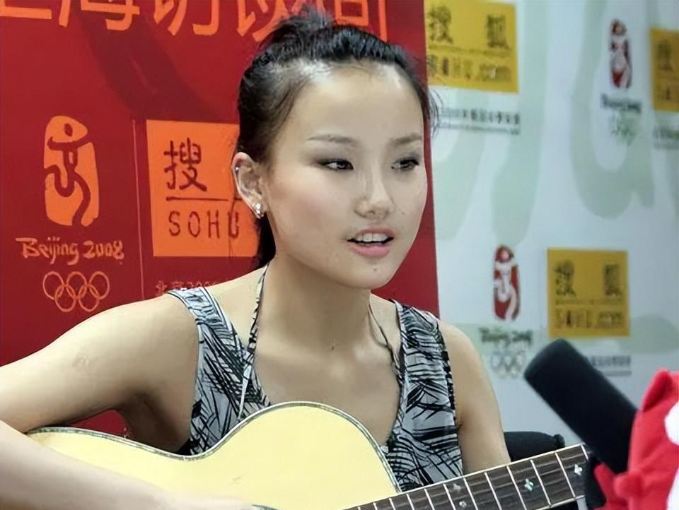 35岁的黄龄就这样改写了她的结局午夜梦回时是否后悔过