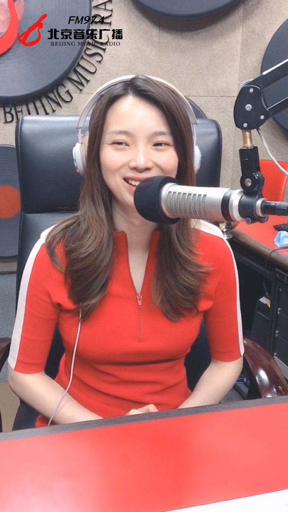 然!是!@贾乃亮 和 甜馨 父女!@赵英俊是潇洒哥 作词作曲,有才!特