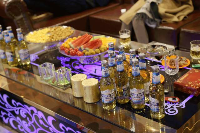 唱歌喝酒朋友小聚