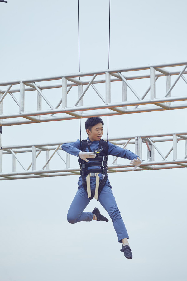 程潇吊威亚唯美上线叫板杨迪蛤蟆功引爆笑