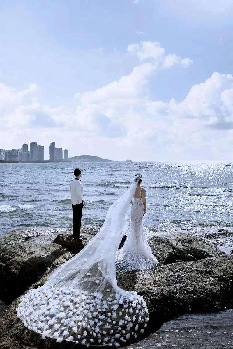 后悔没有早刷到这组海景婚纱照98.