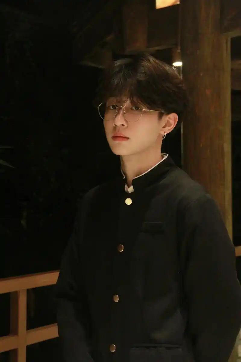 举觞白眼望青天,皎如玉树临风前#氛围感 #古风 #侧颜 #清 - 抖音