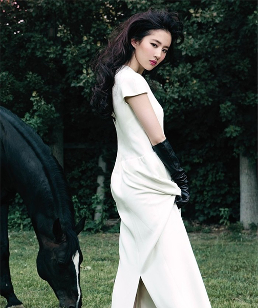 为什么都说刘亦菲是变性人 神仙姐姐刘亦菲其实是美国人