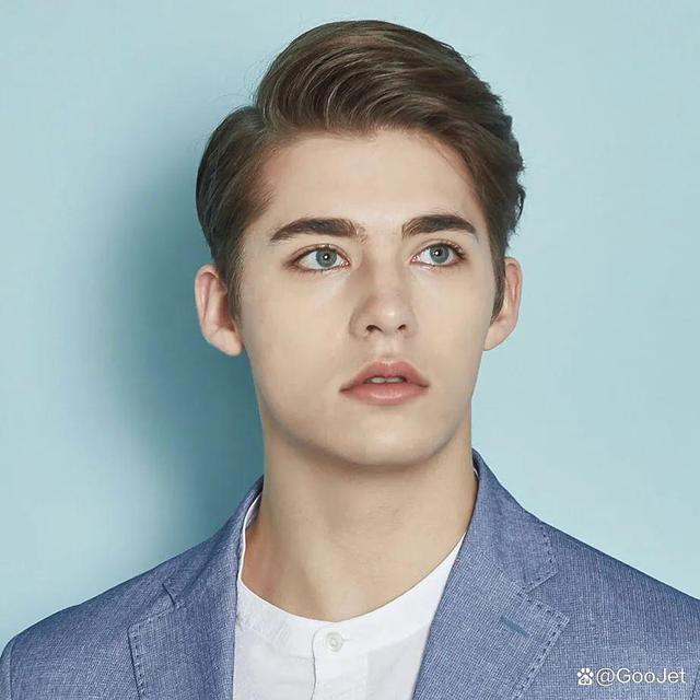 最近,法国新人男演员 benjamin cotte(本杰明·科特)引起了我的关注.